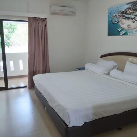 Hotel Larensia Labuan Bajo Camera foto