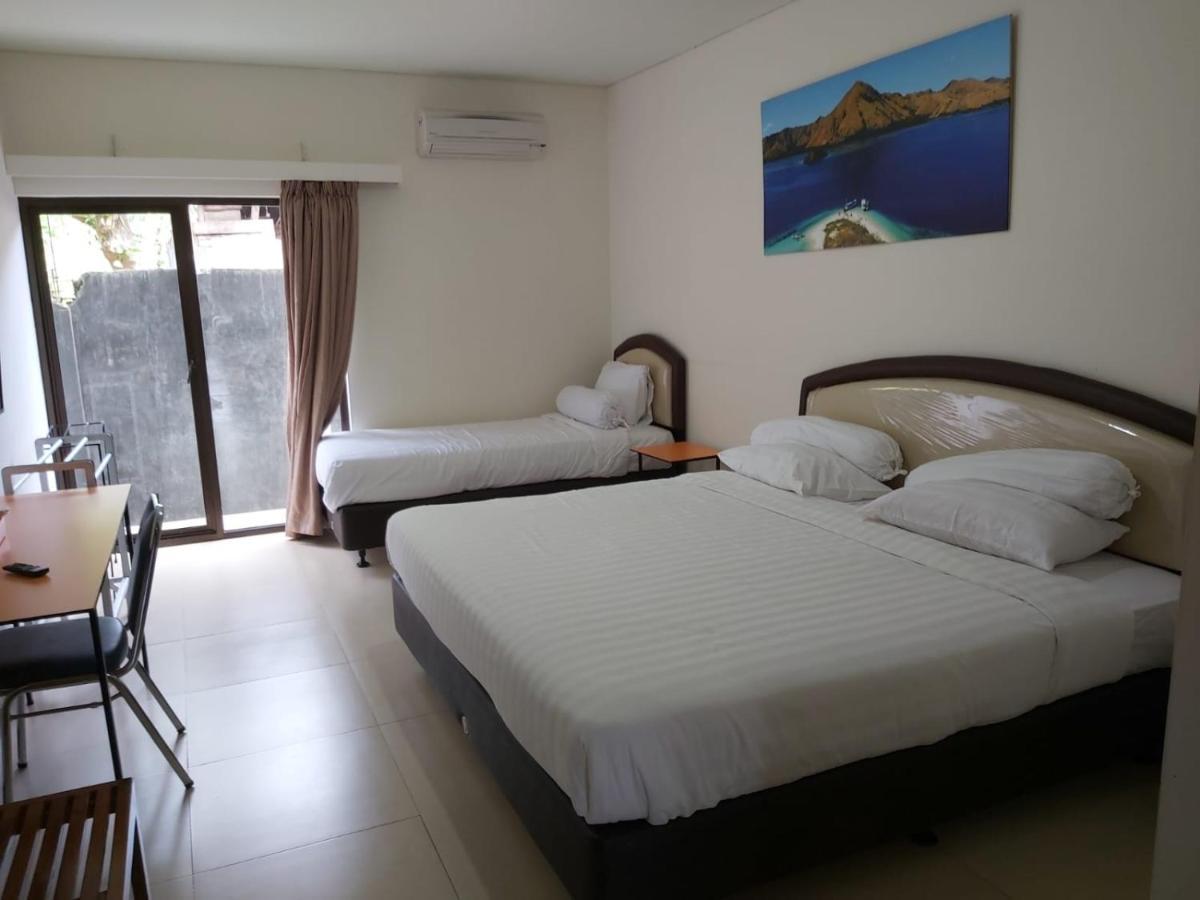 Hotel Larensia Labuan Bajo Esterno foto