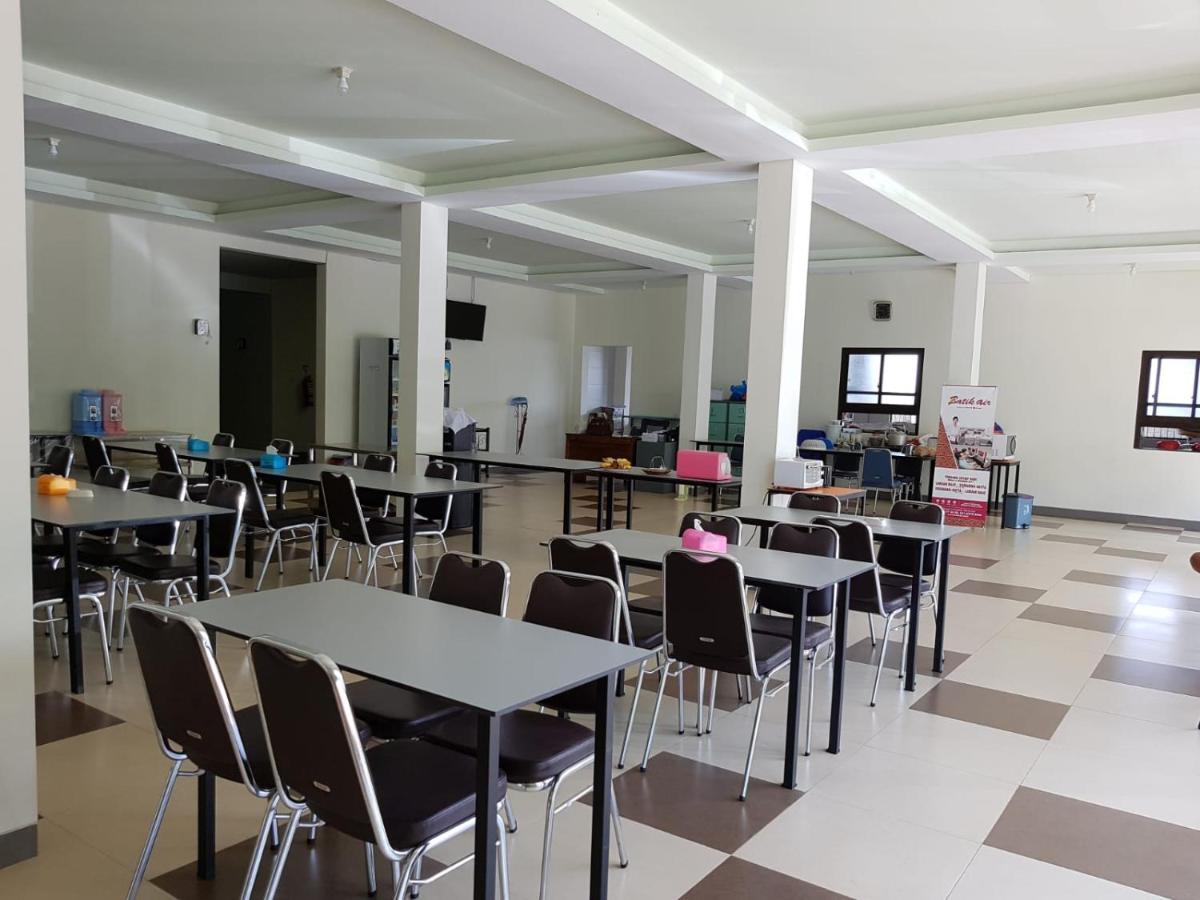 Hotel Larensia Labuan Bajo Esterno foto