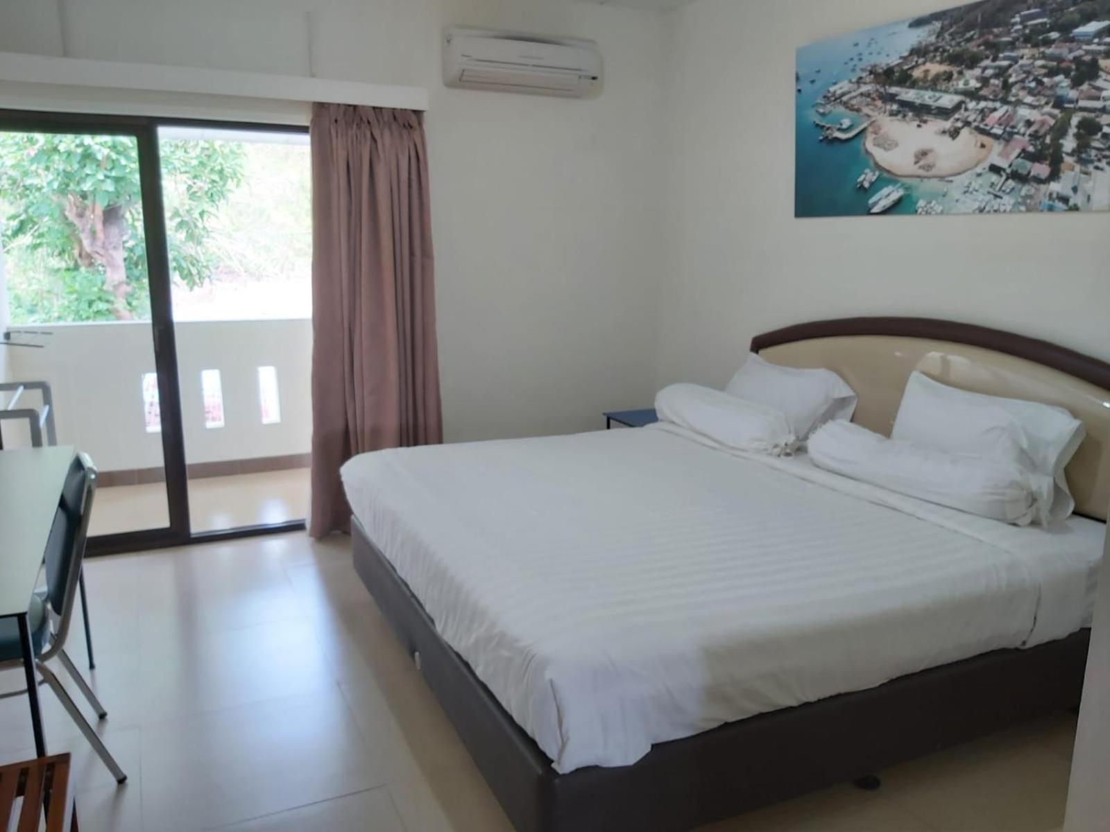 Hotel Larensia Labuan Bajo Camera foto